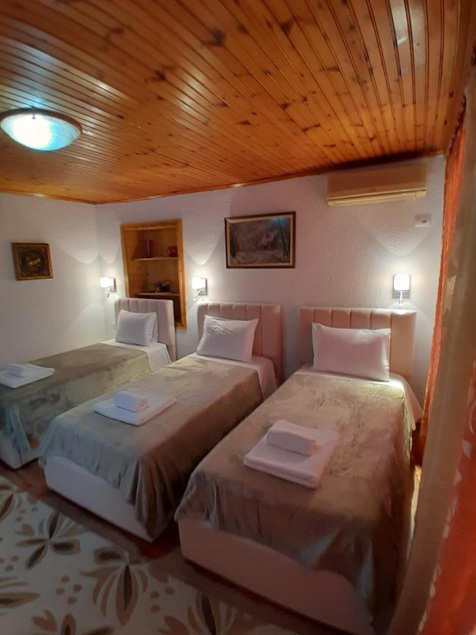Guest House Ejona Гірокастра Екстер'єр фото