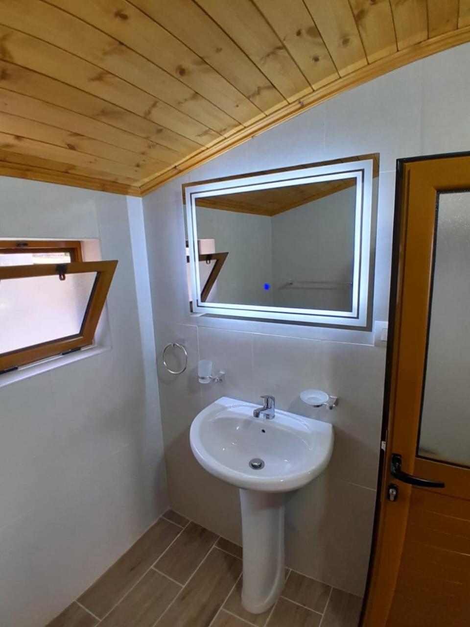 Guest House Ejona Гірокастра Екстер'єр фото