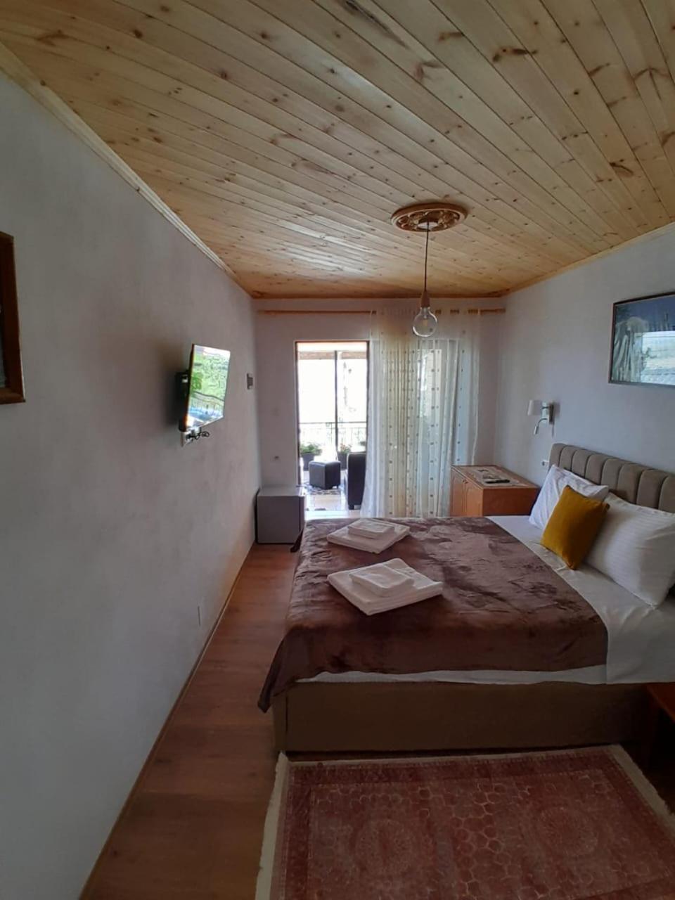 Guest House Ejona Гірокастра Екстер'єр фото