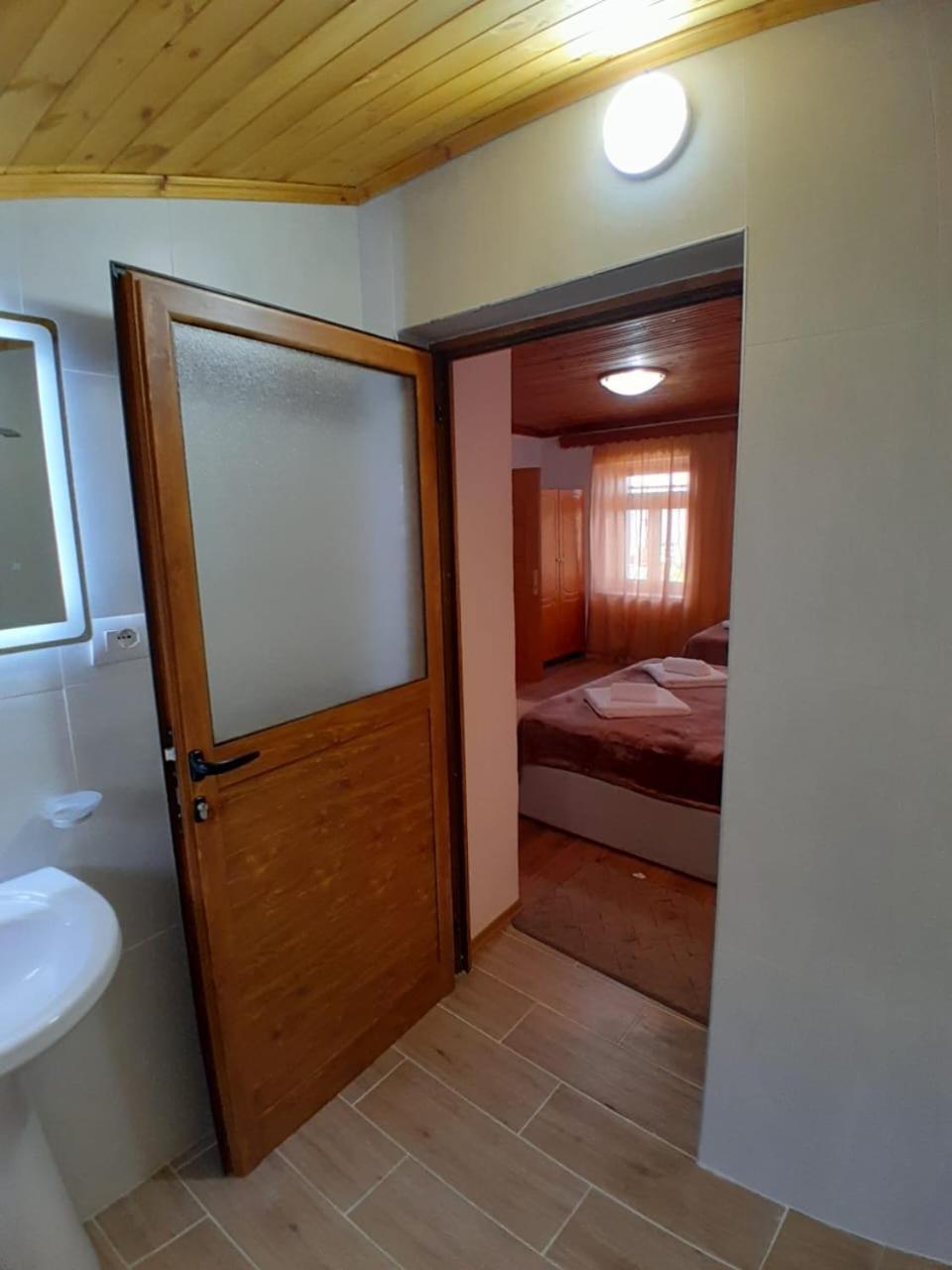 Guest House Ejona Гірокастра Екстер'єр фото
