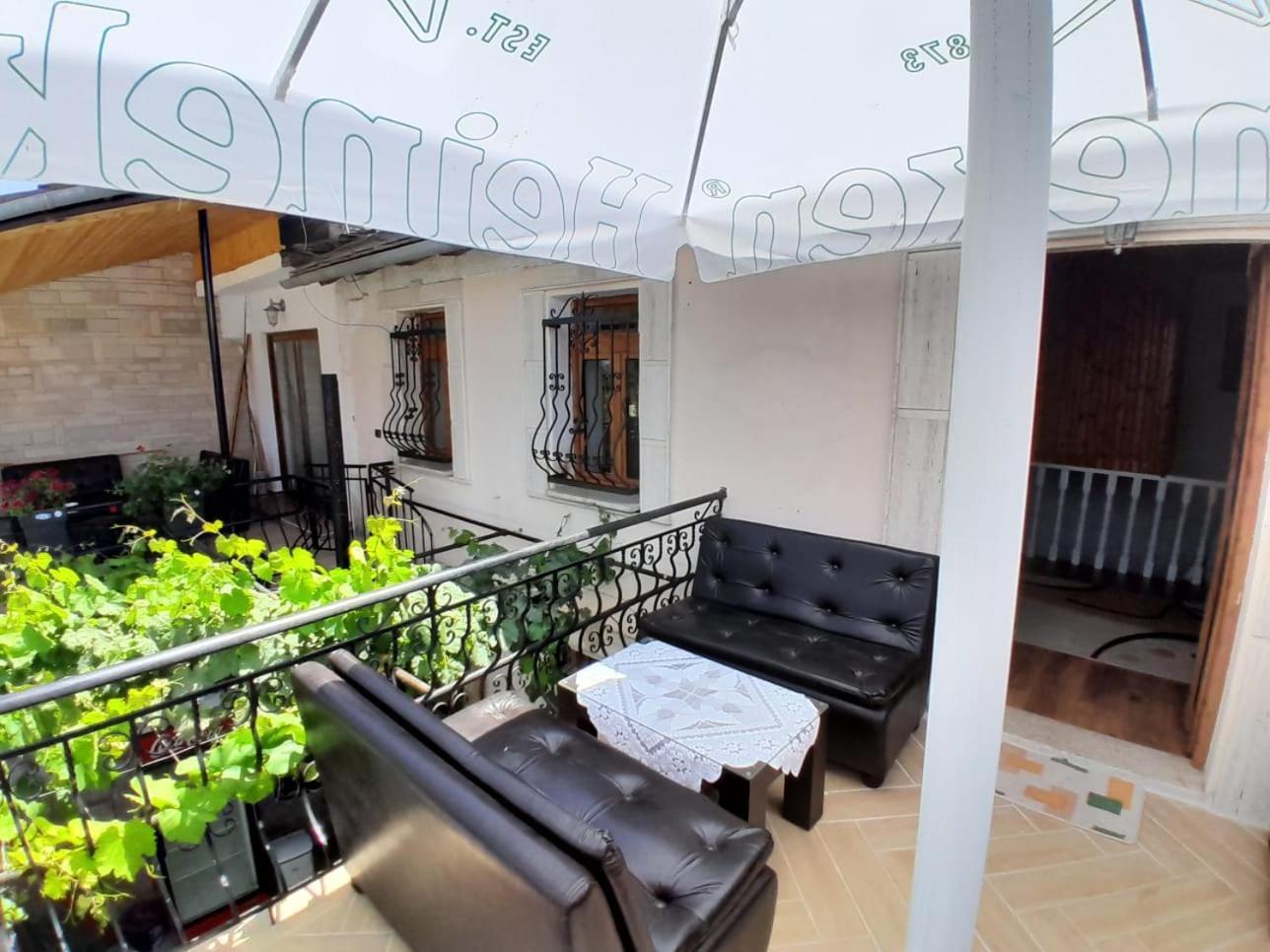 Guest House Ejona Гірокастра Екстер'єр фото